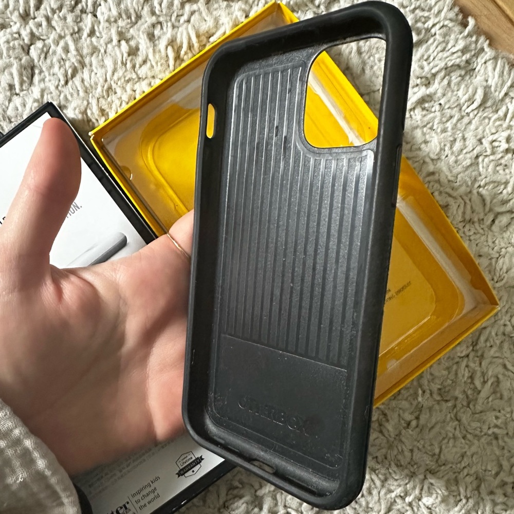 OtterBox PopSocket iPhone 11 Pro Phone Case - Picture 3 of 4